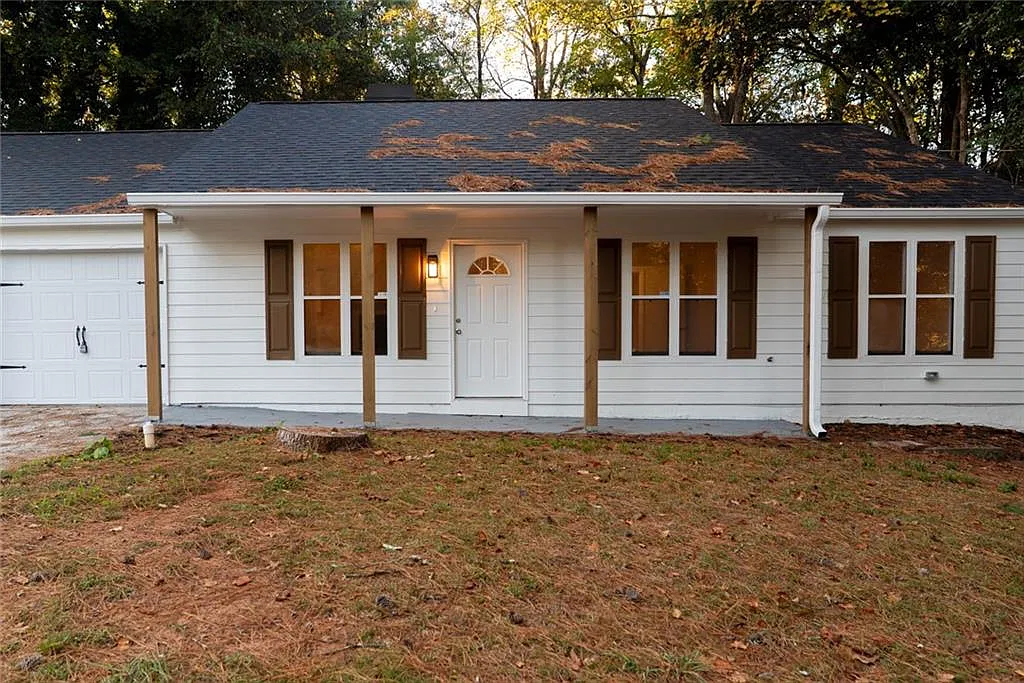 3 bed, 2.0 bath, 1240 sqft, $2,300 — Photo 2