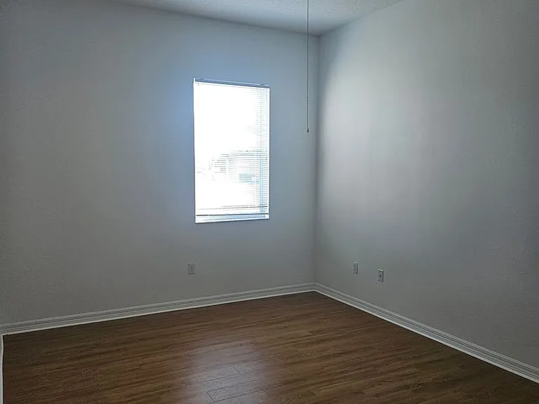 1 Emmons Ln — Photo 32