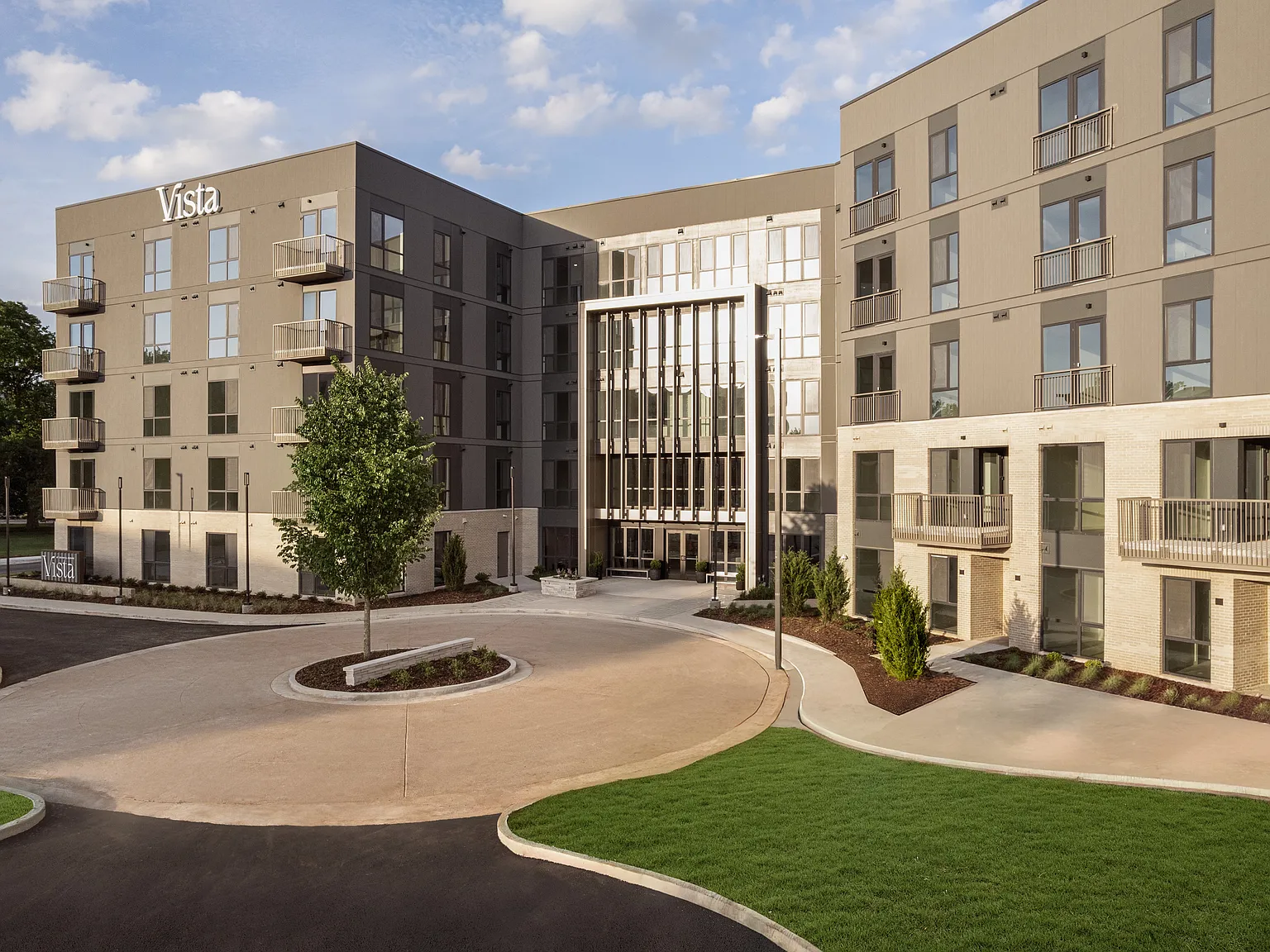 Vista At Councill Square — Photo 2