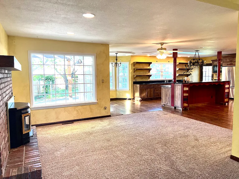 1013 S Cedar St — Photo 2