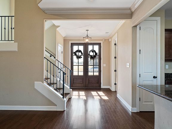 4th image of 9296 Cloverwood Ln