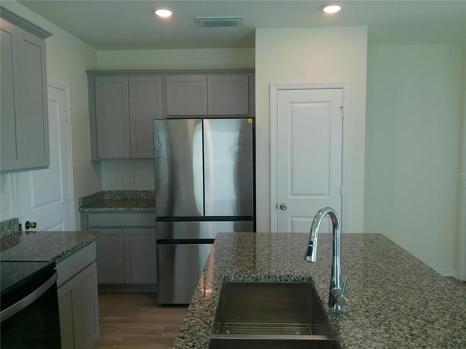 3 bed, 2.5 bath, 1479 sqft, $2,150 — Photo 4