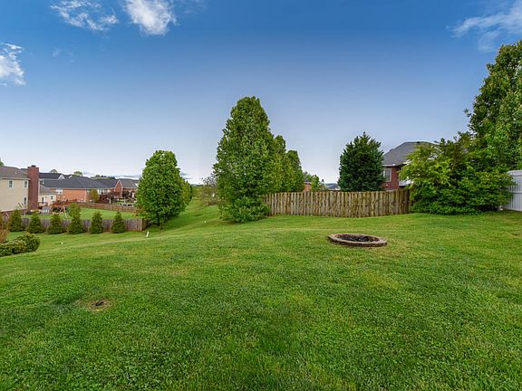 4th image of 1346 Meadside Dr