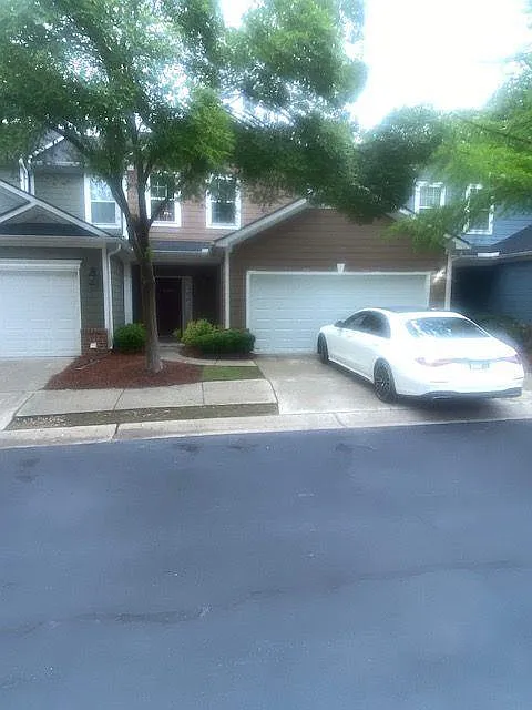 3 bed, 2.5 bath, 1808 sqft, $2,500 — Photo 1