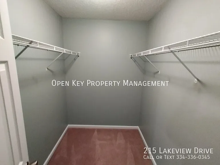 215 Lakeview Dr — Photo 13