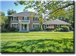 35 Smithshire Est, Andover, MA 01810