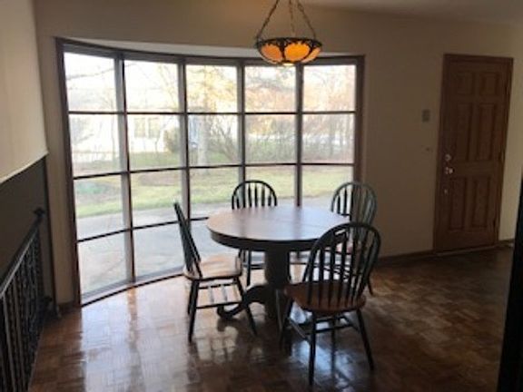4th image of 606 E Hackberry Dr
