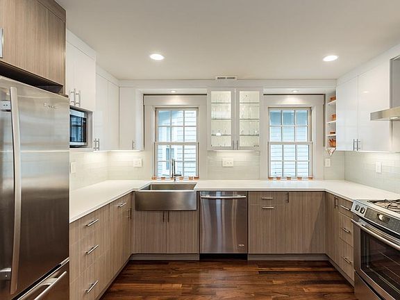 5th image of 161 Fayerweather St #2