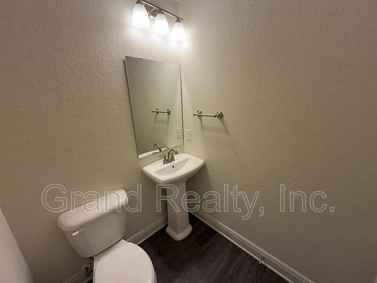 4393 Village Oak Ln — Photo 8