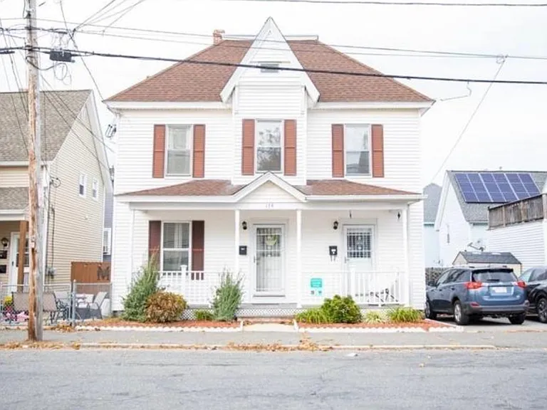174 4th Ave #B — Photo 1