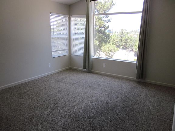 Master with on-suite and walk-in closet