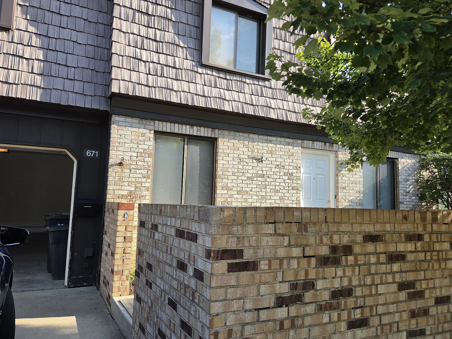3 bed, 1.5 bath, 1488 sqft, $2,200 — Photo 1