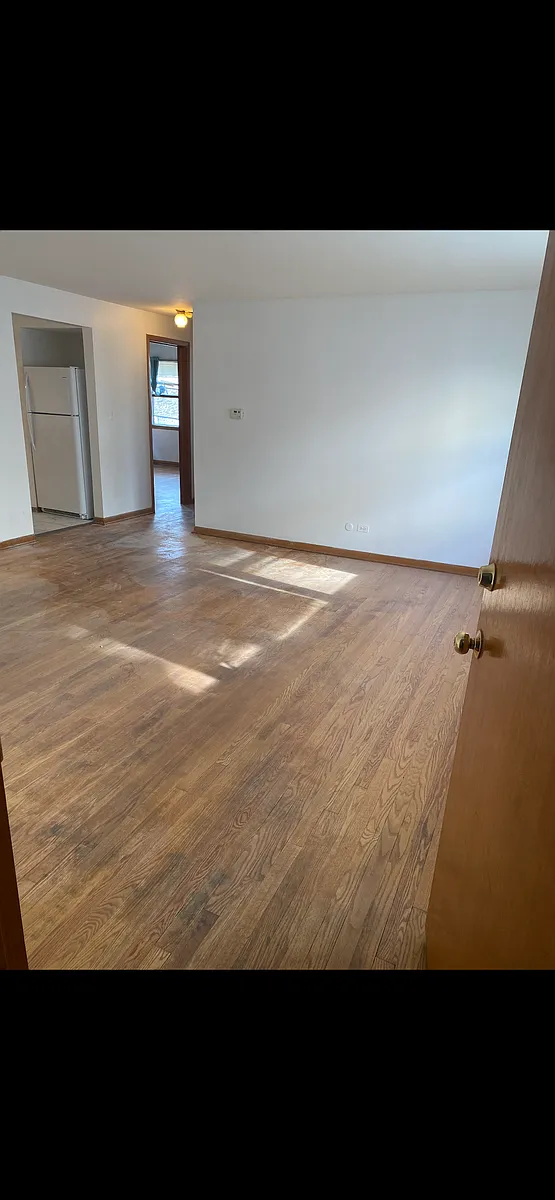 Building Photo - 5223 N Reserve Ave #1