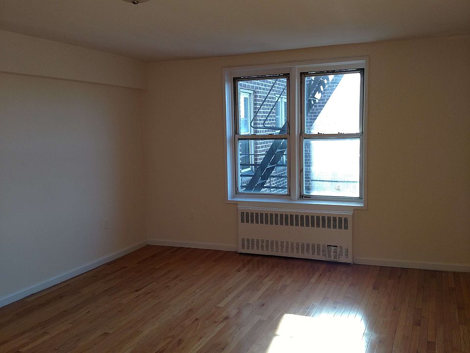 1st image of 9335 Lamont Ave APT 6G