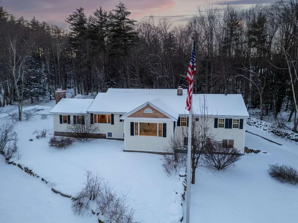 15 Galloway Lane, Bedford, NH 03110
