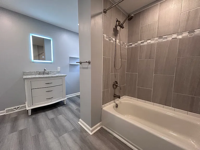 21 Amber St #1 — Photo 6