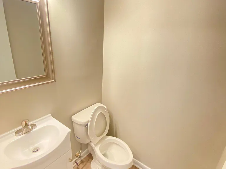 800 Oakwood Villa Dr — Photo 6