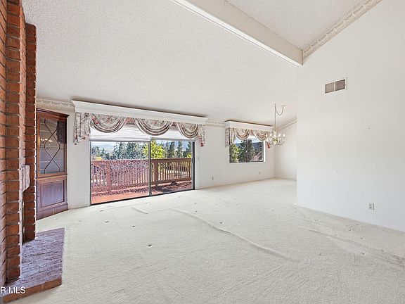 3rd image of 401 Falconrock Ln