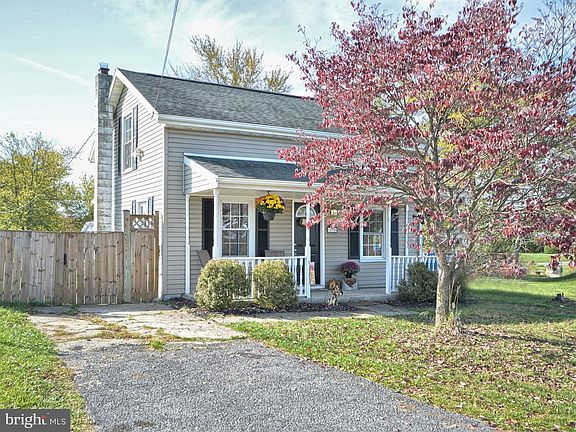 2nd image of 16708 Blackberry Ln