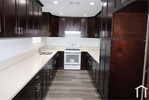 1st image of 11640 Glenoaks Blvd