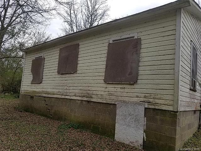 2nd image of 120 Hazel St