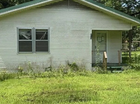 614 E Spruce St, Huntington, TX 75949