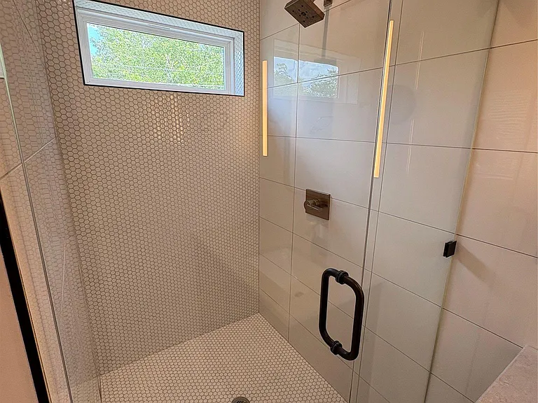 1800 Crown Dr #2 — Photo 13