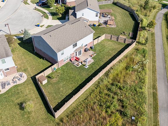 4th image of 8634 N Dresden Dr