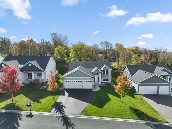 1284 Meadow Ln S, Shakopee, MN 55379