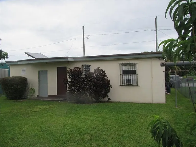 1446 NW 7th Pl #0 — Photo 8