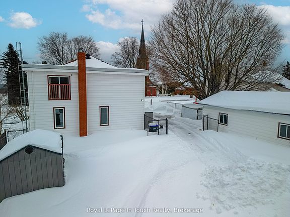4th image of 326 Lafontaine Rd W