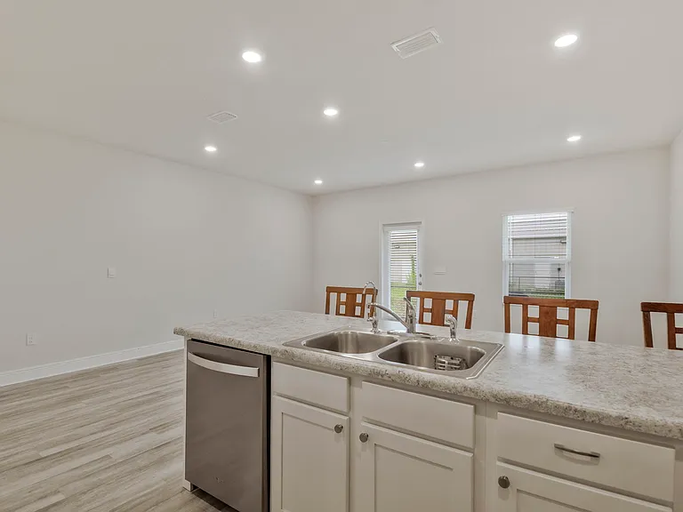6356 Grove Park Dr — Photo 12