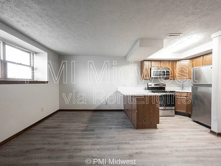 Parkway Apartments — Photo 32