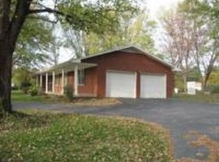 196 Hilltop Trl, Bowling Green, KY