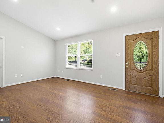5th image of 6660 Hunter Rd