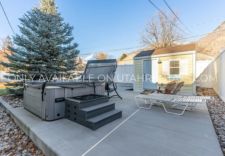 976 Briar Ave #UP — Photo 6
