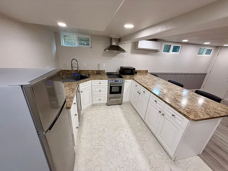 532 Bryden Ave — Photo 8