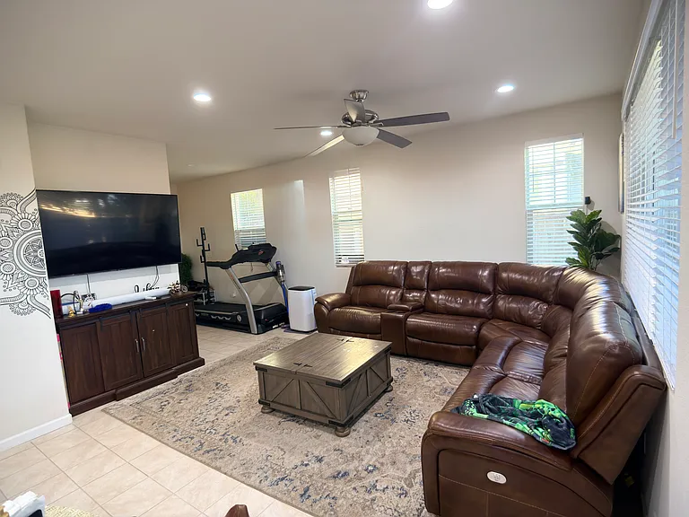 1547 S Oliveira Dr — Photo 7