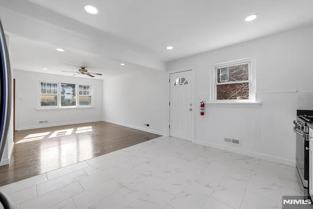 4 bed, $4,500 — Photo 2
