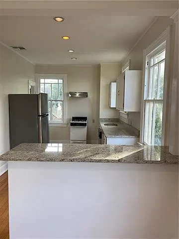 5710 Willow St — Photo 5
