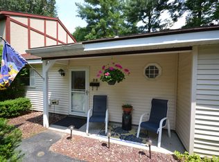 28 Queensway, Queensbury, NY 12804