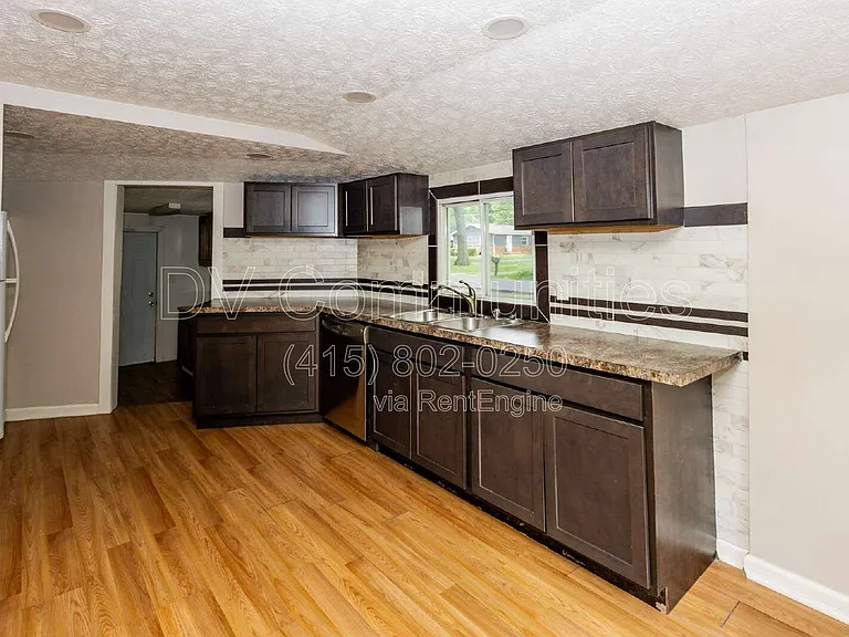 3332 Hiwood Ave — Photo 5