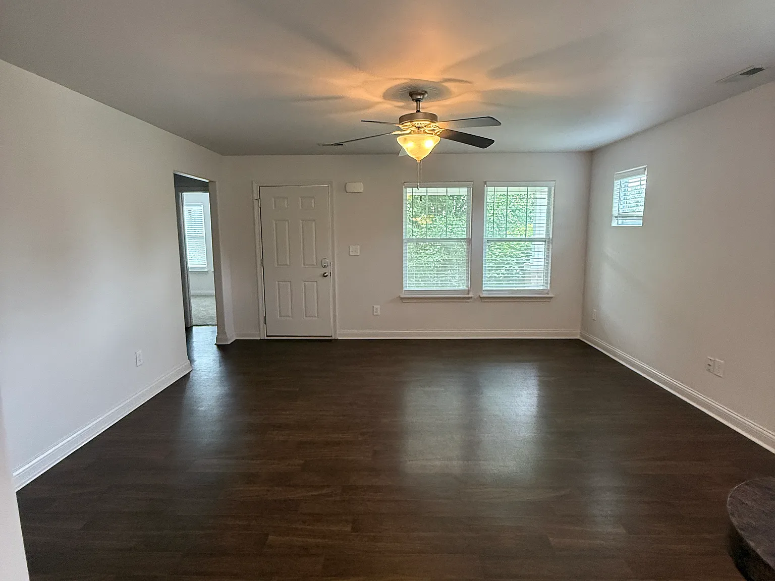 3 bed, 1262 sqft, $2,100 — Photo 3