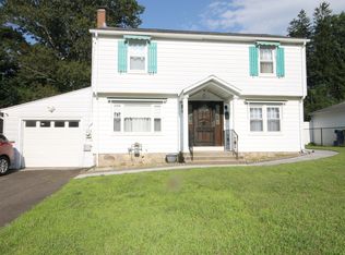 52 Gail Dr, Waterbury, CT 06704