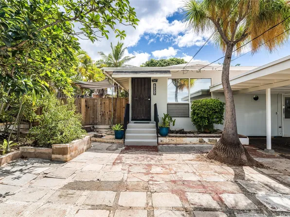 94-856 Lumiiki St, Waipahu, HI 96797