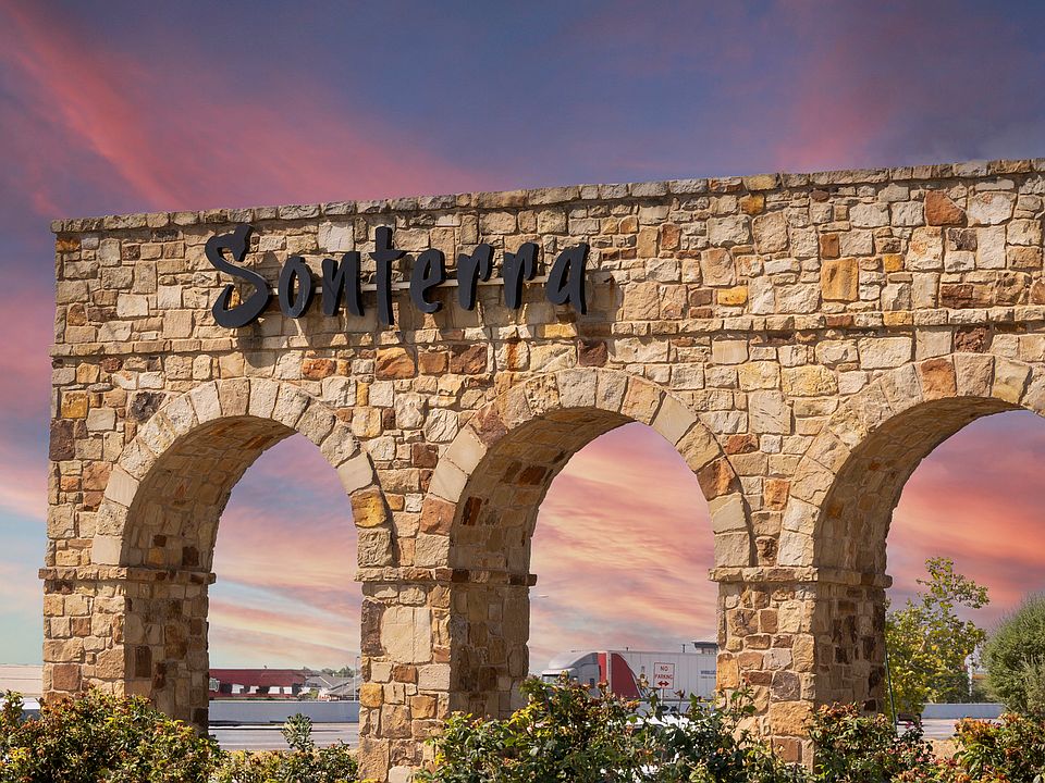 Part of a masterplan community, Cool Water at Sonterra has lots to offer!