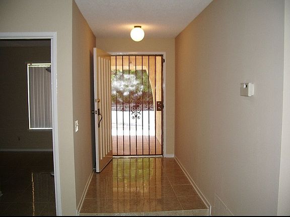 4th image of 1943 W Phillips Dr