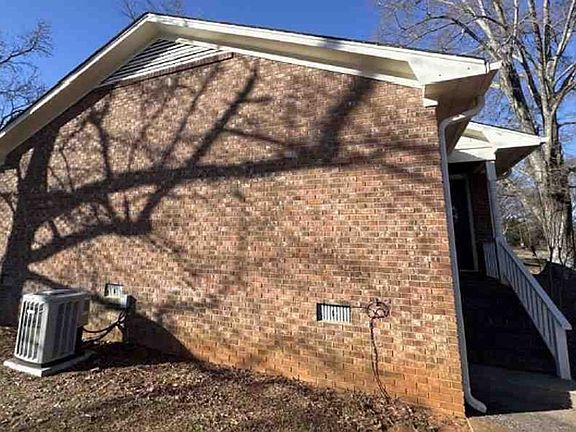 3rd image of 103 Diehl Ct