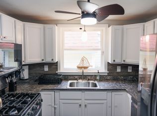 17 Pleasant Ave, Onset, MA 02558