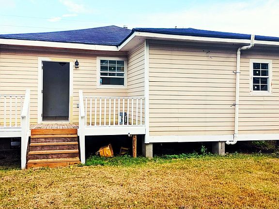 2nd image of 1824 Maurice St